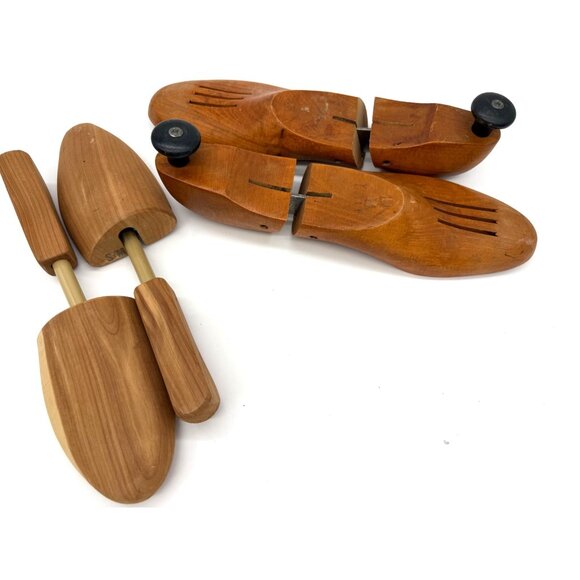 1 pair vintage solid wood tree shaper stretcher meds shoe insert bookshelf decor - Picture 1 of 8